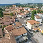 In Piazza Moniga del Garda