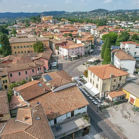 In Piazza Moniga del Garda