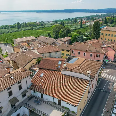 In Piazza Moniga del Garda